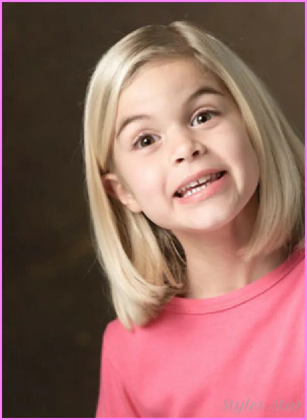 Детская стрижка девочке. София туренко маленькая. Каре девочке 9. Стрижка для девочки 12 лет на средние волосы. Модные стрижки для девочек.