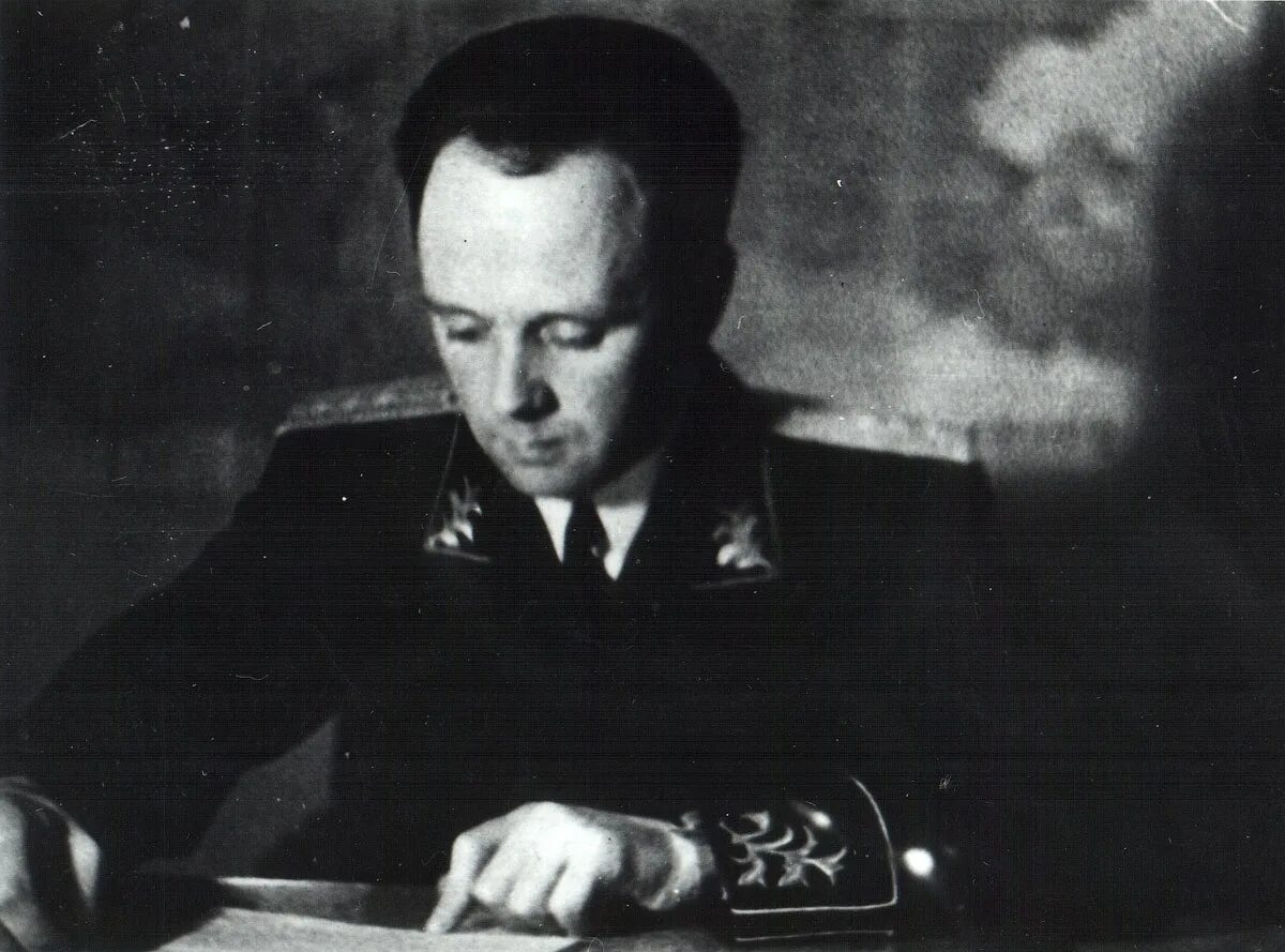 Рихард зорге портрет. Рихард зорге разведчики ссср. Агентурный псевдоним. Агентурный псевдоним. Рихард зорге (1895 – 1944).