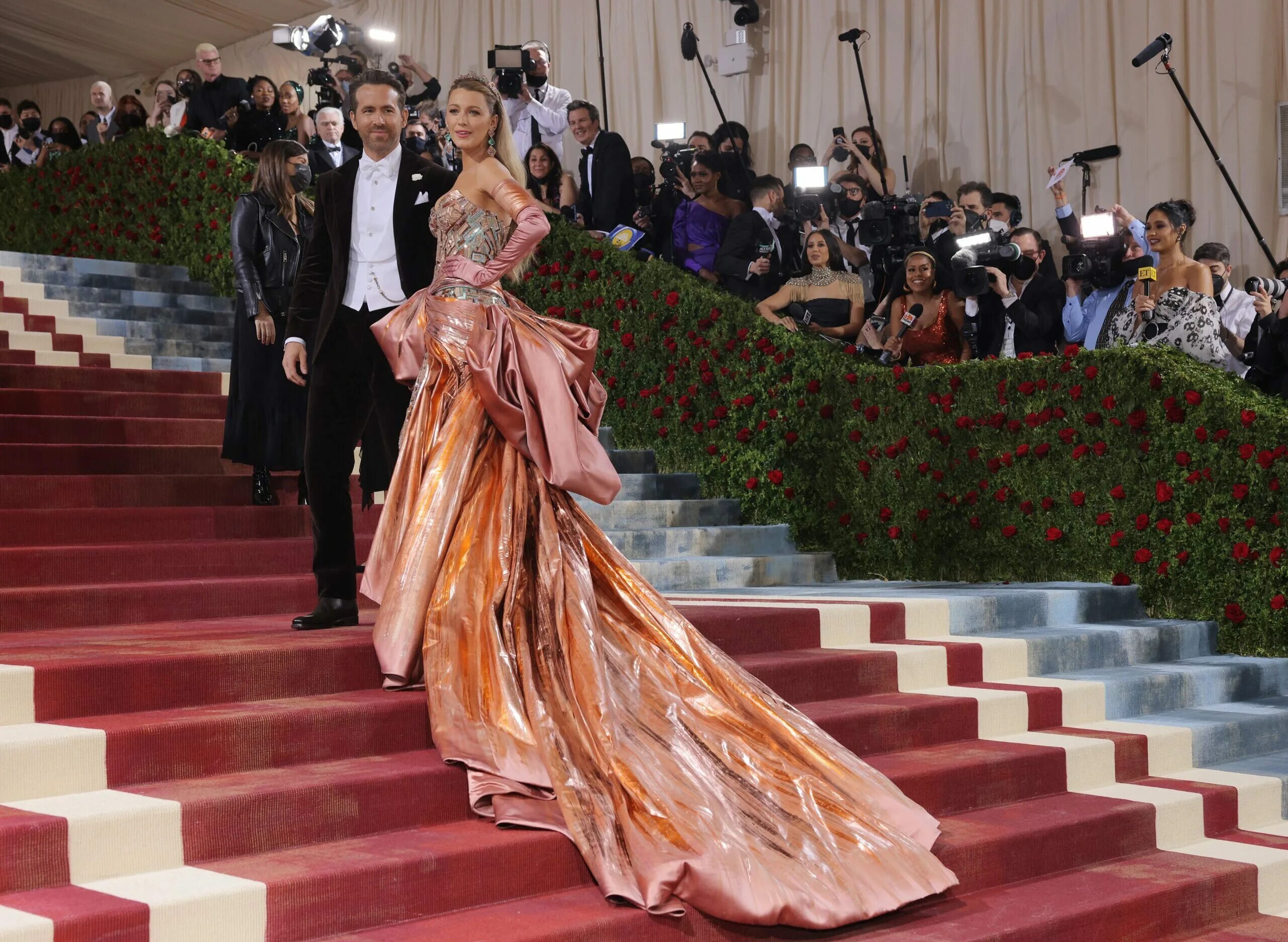 Блейк Лайвли мет Гала 2018. Блейк Лайвли мет Гала 2022. Met Gala 2022 Блейк Лайвли. Кендалл мет Гала 2022.