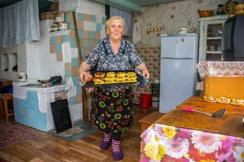 Дом бабушки находится в деревне