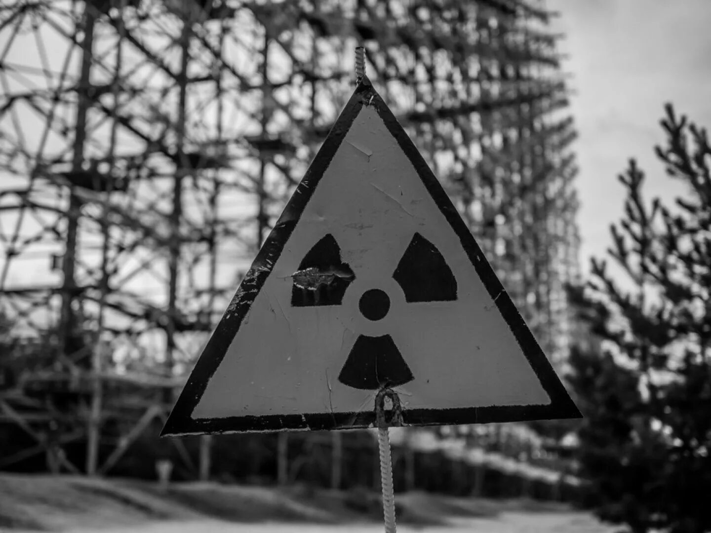 Покажи фотку радиации