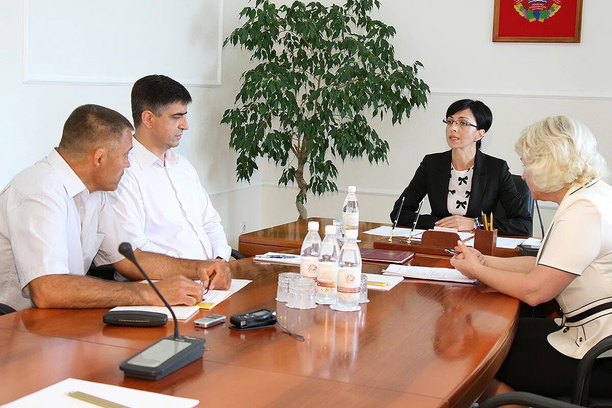 Лидия колодка тирасполь. Начальник госслужбы. Лидия колодка тирасполь. Владимир трандасир. Лидия колодка тирасполь.