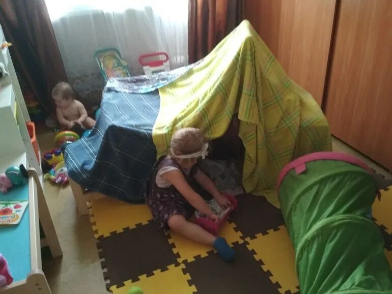Как сделать шалаш из одеяла