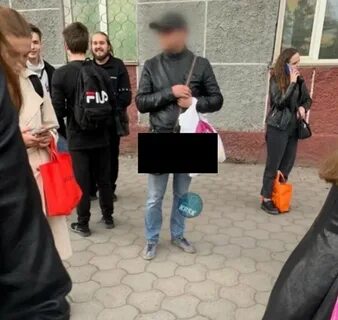 Стесняться сначала