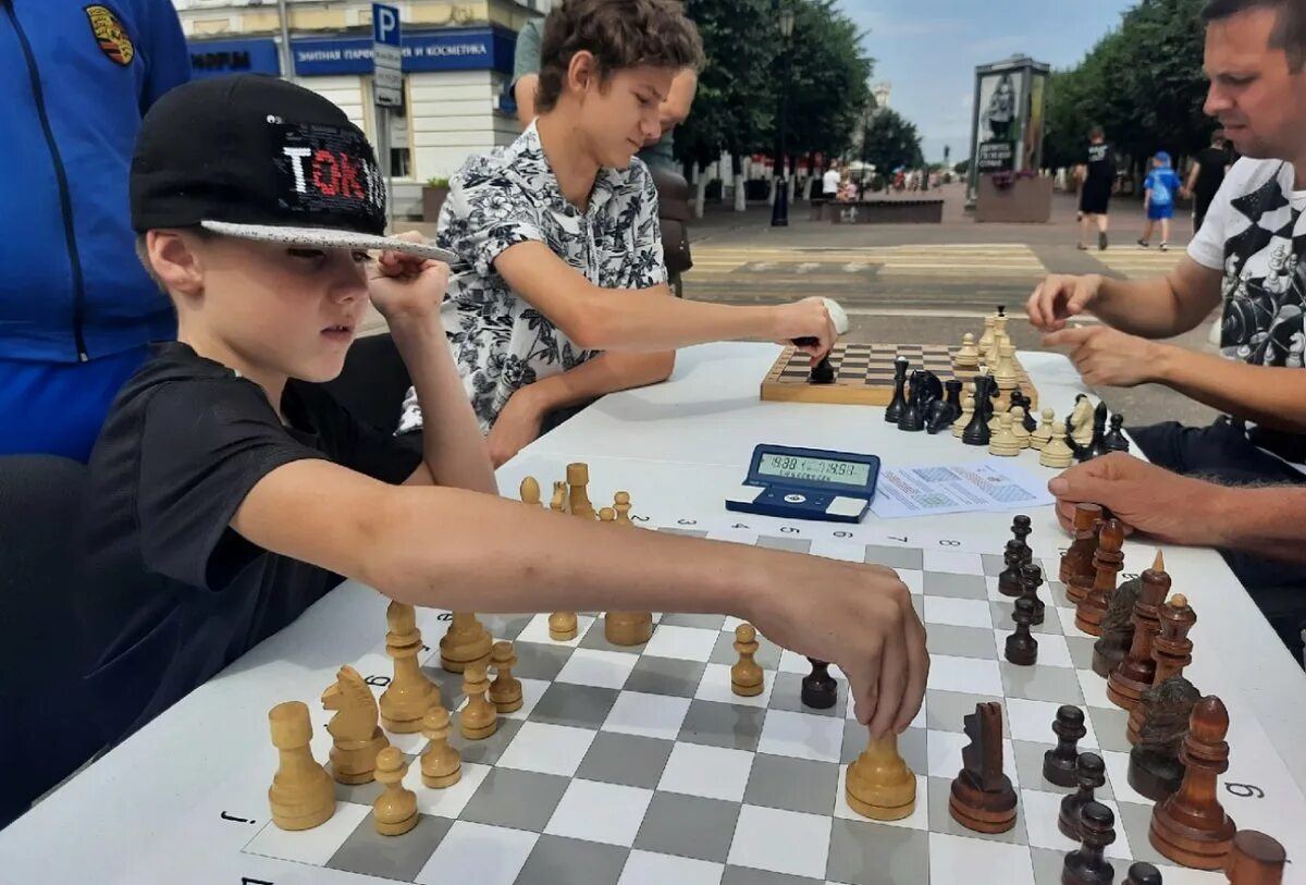 Нестеров шахматист картина. Сушков максим вадимович шахматы. Шахматы "игрок". Шахматы "игрок". Кварацхелия тристан шахматы.