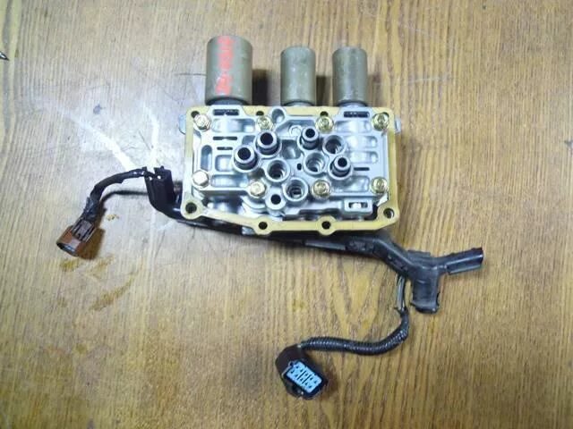 Соленоиды хонда аккорд 6. 28260-rg5-004. Honda civic 2002 электромагнитный клапан а тсс акпп. Соленоид на хонду аккорд cf4. 28200p4r003.