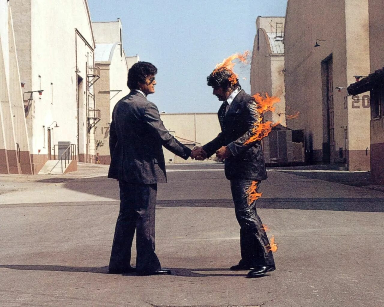 Second you are here. Пинк Флойд Wish you were here. Pink Floyd Wish you were here обложка. Группа Pink Floyd Wish. Обложка Пинк Флойд горящий человек.