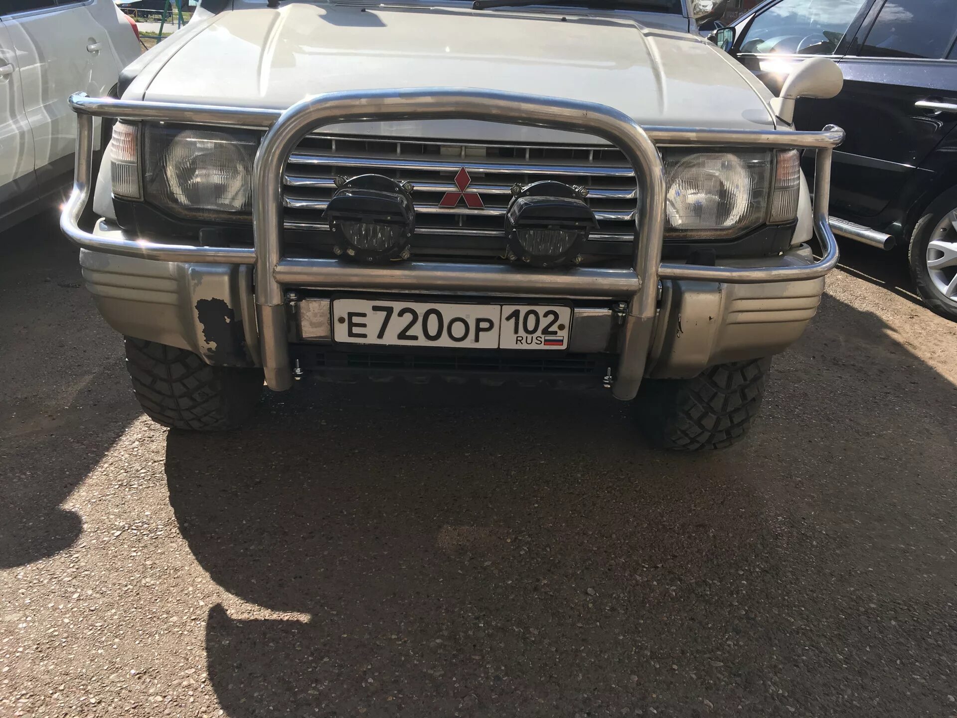 Кенгурятник pajero. Mitsubishi montero sport 2002 с кенгурятником. Pajero 2 кенгурятник. Кенгурятник pajero. Кенгурятник pajero.
