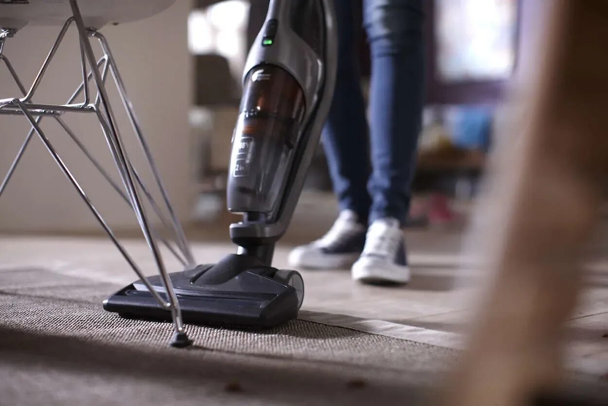Вертикальный пылесос для ковров какой лучше. Пылесос philips fc6168 powerpro duo. пылесос philips fc 6168. philips fc616801 powerpro duo. пылесос philips fc 616801.