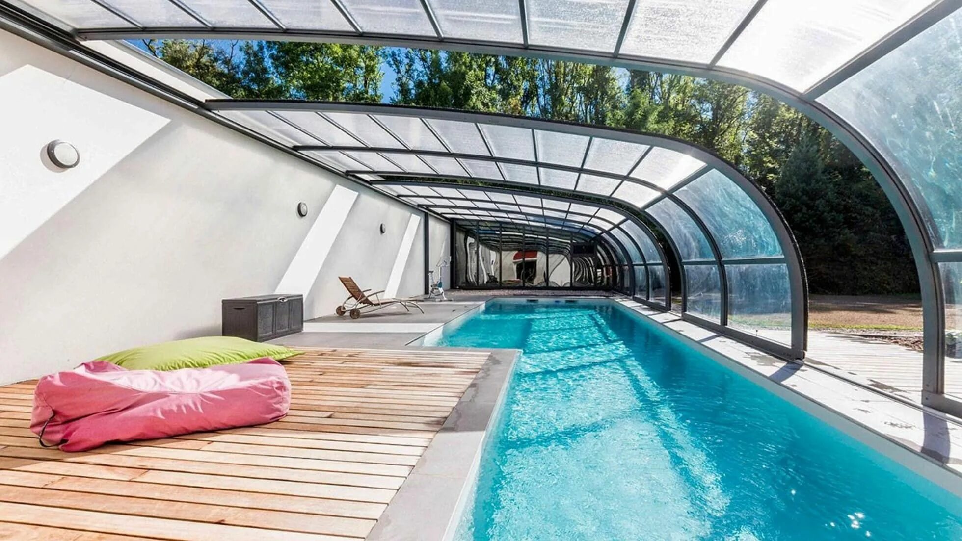 Большой бассейн в доме. Бассейн мечта саратов. Отели. Аркада старый оскол бассейн расписание. Комплекс vitality pool.