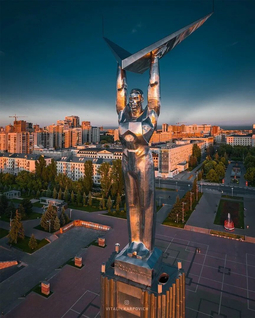 Г самара самарская площадь. Монумент славы самара. площадь монумент славы самара. стелла площадь славы самара. памятник монумент славы самара.