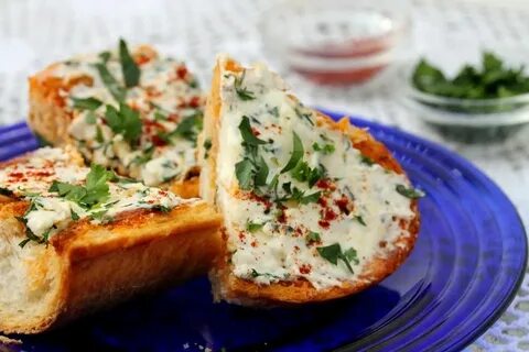 Хлеб с сыром на мангале