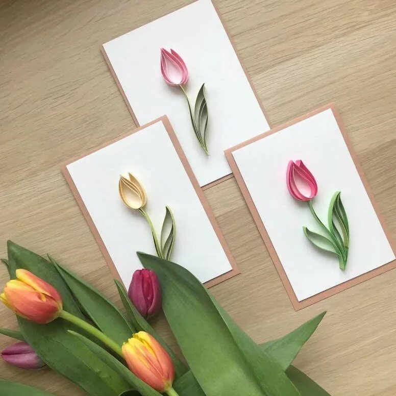 Подарок маме открытка. Объемная аппликация тюльпаны. Поделка тюльпан. Открытка на 8 марта своими руками. Открытка для мамы тюльпаны.