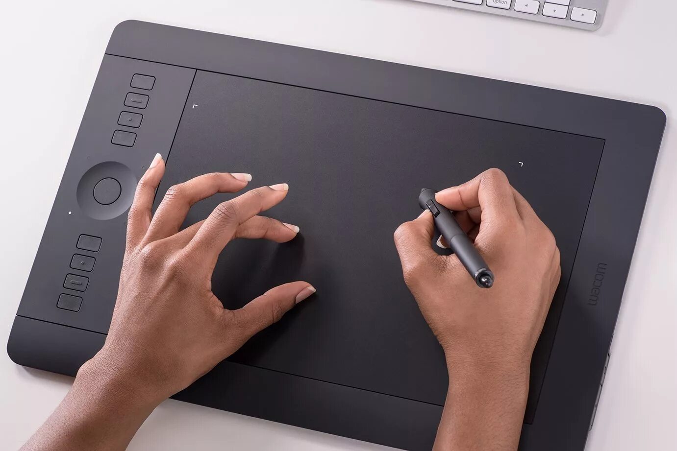 Топ графических планшетов. Intuos Pro s. Wacom Intuos Pro Mac os. Wacom Tablet 2021. Тачпад графический планшет.