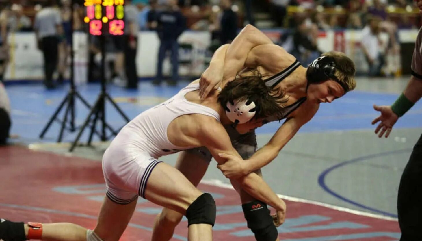 Весёлые соревнования борьба. Тоурестлинг. Детский реслинг. High school wrestling team. Кобра твист реслинг.