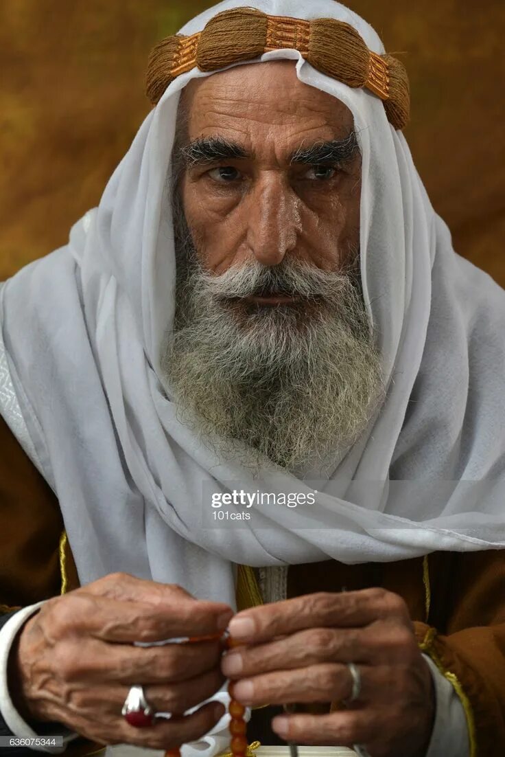 Дедушка араб. Старый араб. Пожилой араб. Арабский старик. Старый арабский.