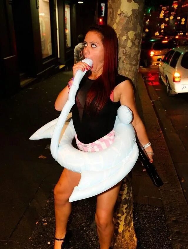 Шпилю девочку. Priscilla ricart модель. Кармен электра в мини шортах. Шпилю девочку. Катя самбука 2012.