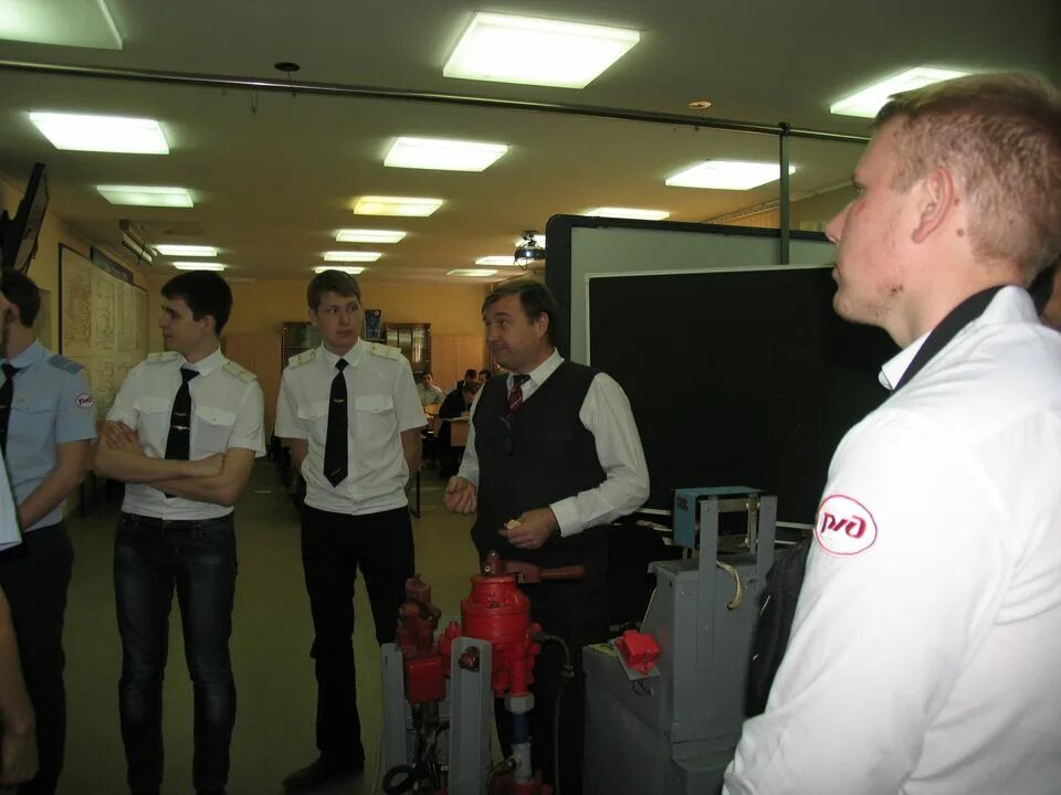 Жд техникум вологда. Великолукский техникум железнодорожного транспорта. Тамбовский техникум железнодорожного транспорта, филиал ргупс. Ржд филиал ргупс. Втжт специальности.