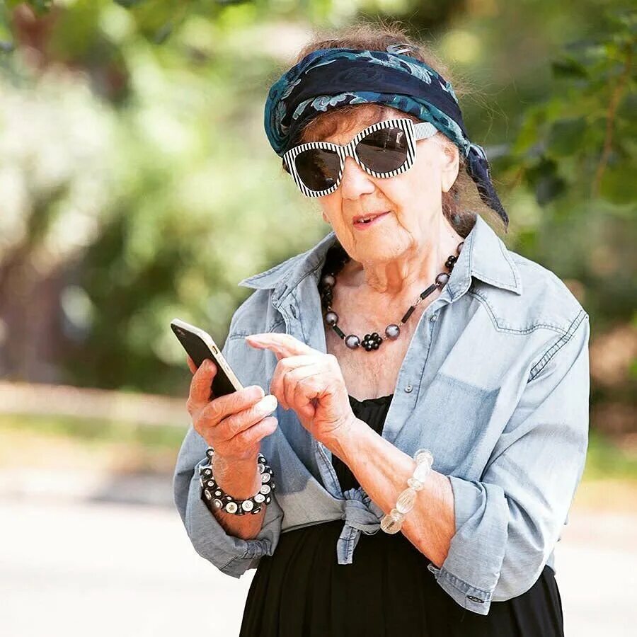 Модные старушки. Образ современной бабушки. Современная бабушка. Ари сет коэн. Современная бабушка.