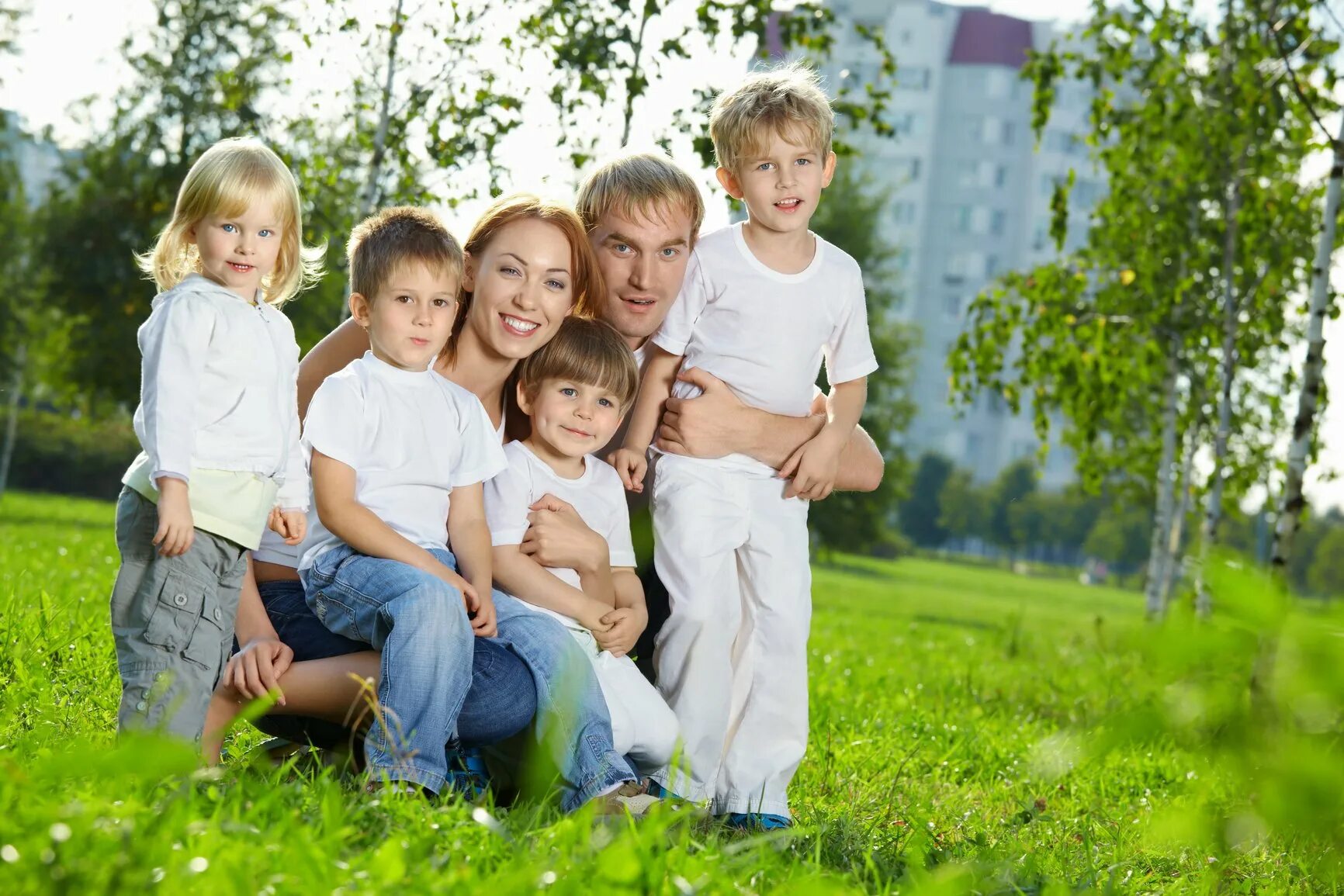 Многодетная семья. Счастливая семья. Счастливая многодетная семья. Фотография семьи.