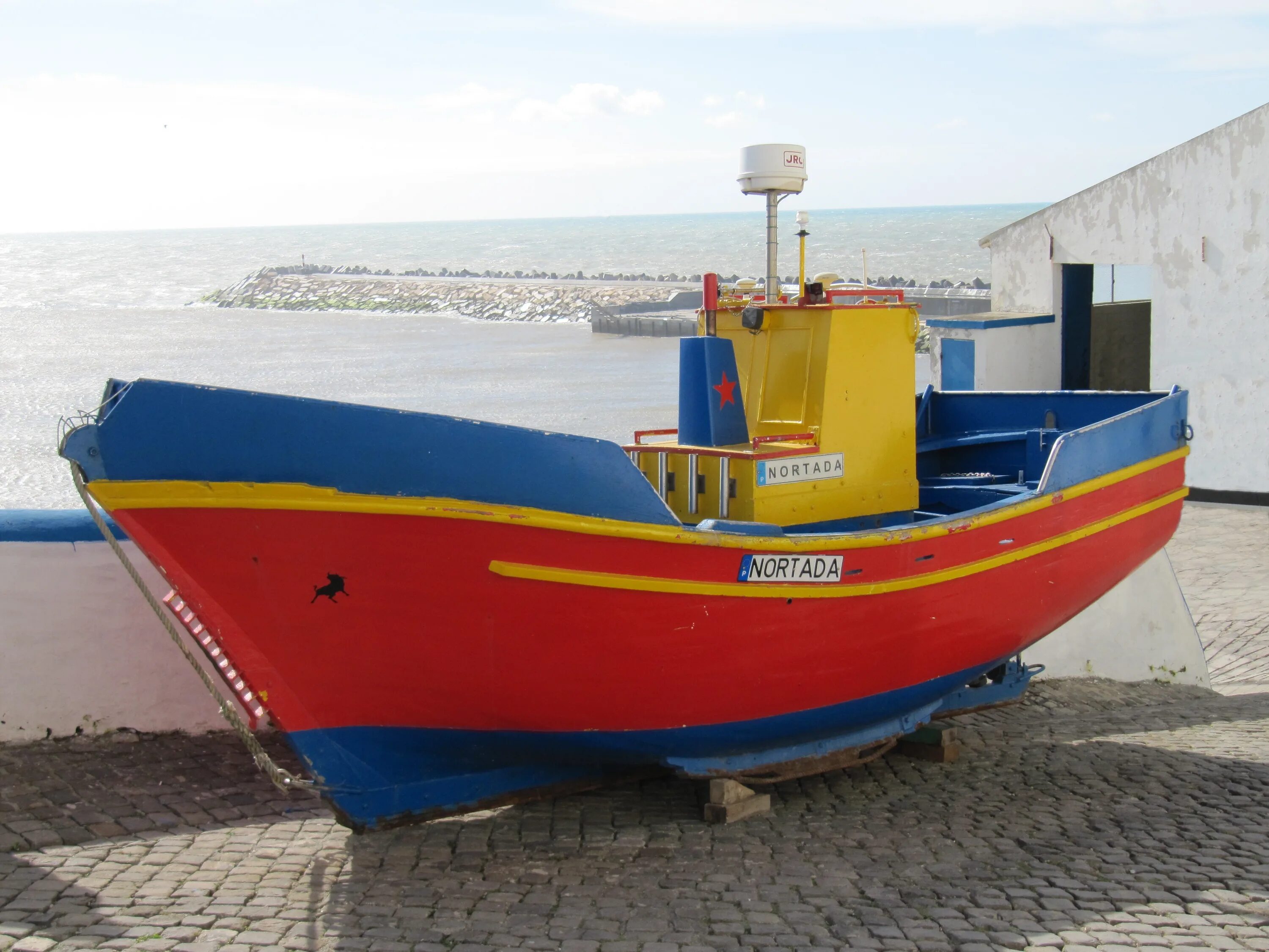 Boot лодка. Катер boat boot 27. рыбацкая шлюпка. морские боты. рыболовный бот из шлюпки.