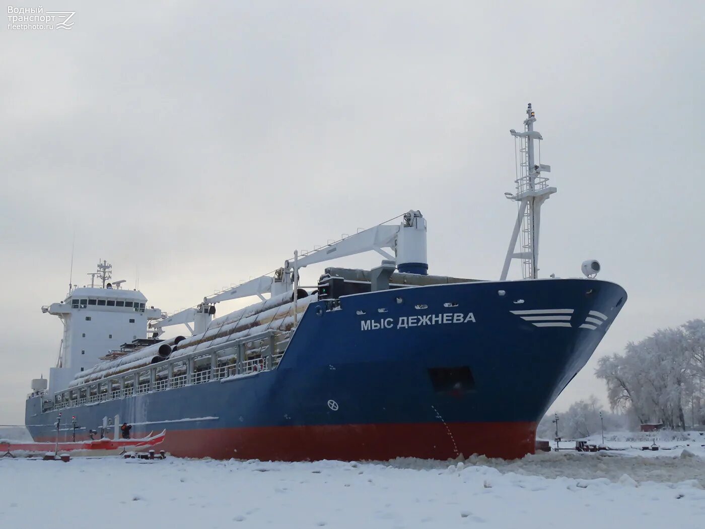 Судно мыс дежнев. Судно мыс дежнев. Судно мыс дежнев. Теплоход мыс дежнева. Корабль мыс дежнева.
