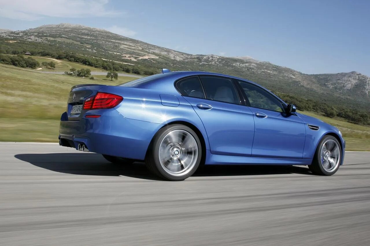 Бмв м5 ф10 для бименджи драйв. Бмв ф10. бмв кузов ф10. bmw m5 2012. бмв 5 кузов ф10.