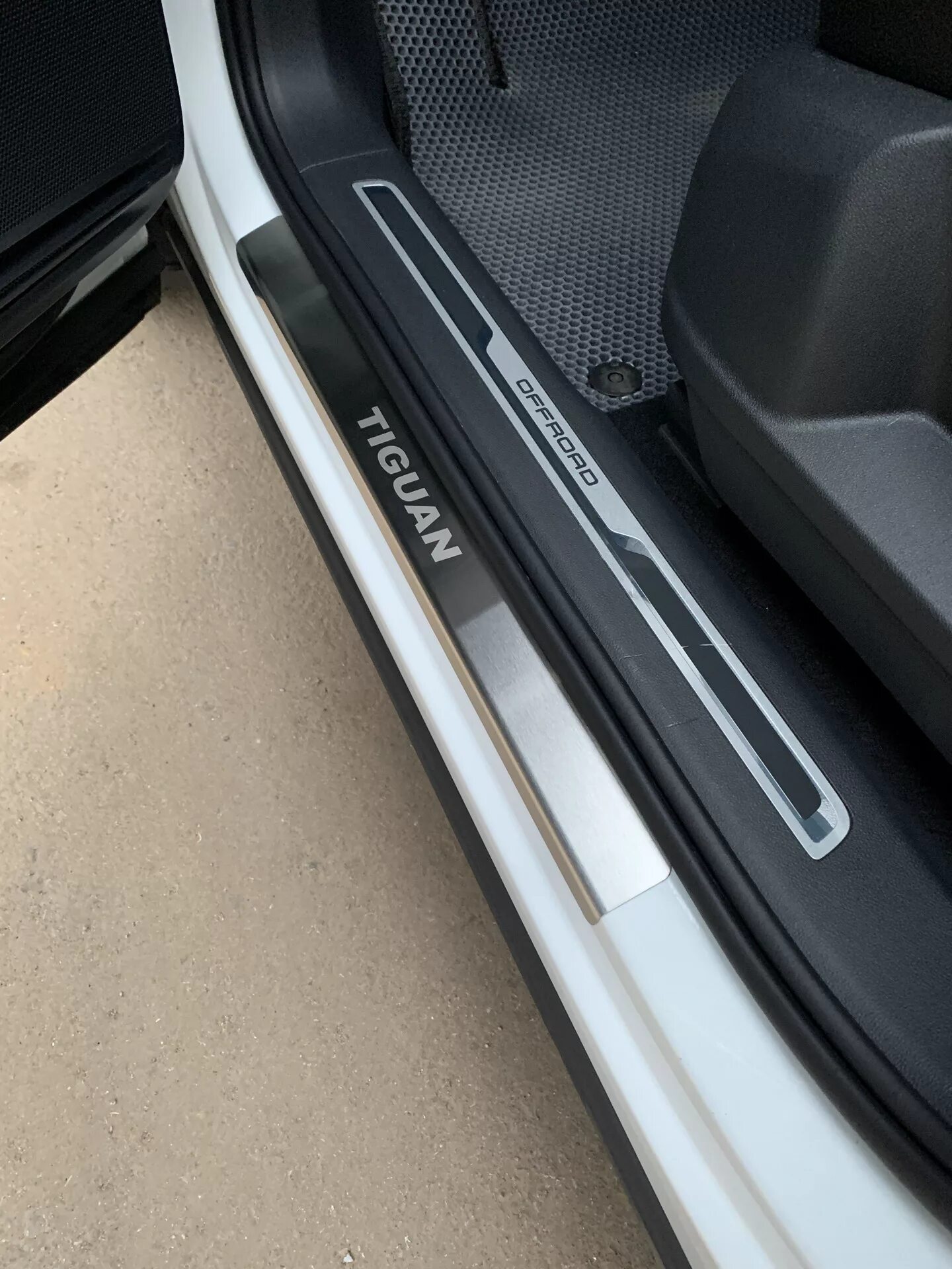 Пороги тигуан 1. Пороги tiguan 2. Пороги тигуан 1. Накладки на пороги тигуан. Пороги на tiguan 2013.