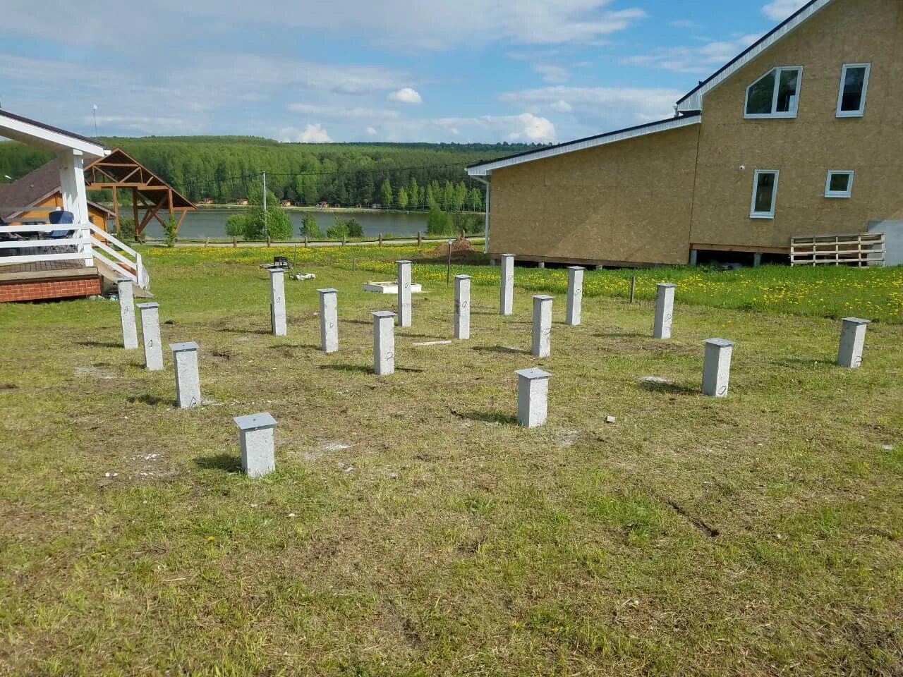 Поселок семь озер. Фундамент на жб сваях. поселок 7 озер нижегородская область. забитые жб сваи зимой. коттеджный поселок семь озер казань на карте.