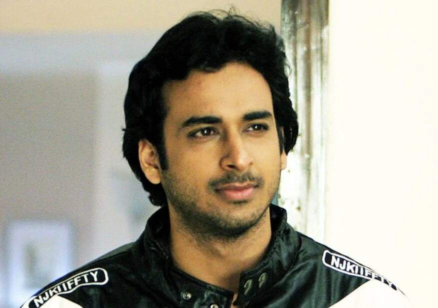 Ракеш кукрети. Сарвар ахуджа биографияхгодраждения сарвар ахуджа. Сарвар ахуджа с женой. Сарвар. Сарвар ахуджа в сериале ганга.