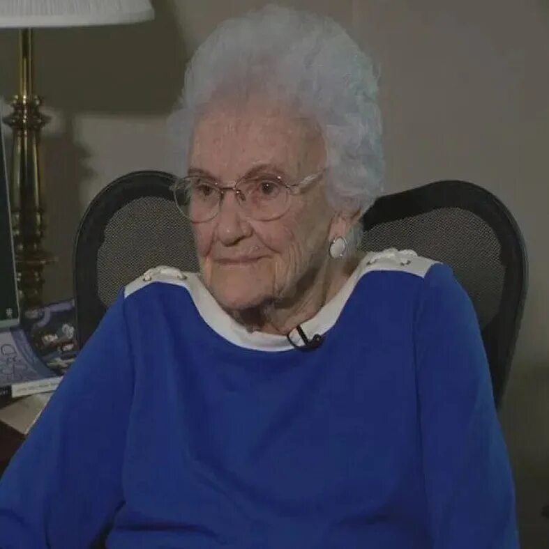 человеку 102 года. 102-летняя женщина раскрыла неожиданный секрет долголетия. пенсионерки. 102 летняя. 102 летняя.