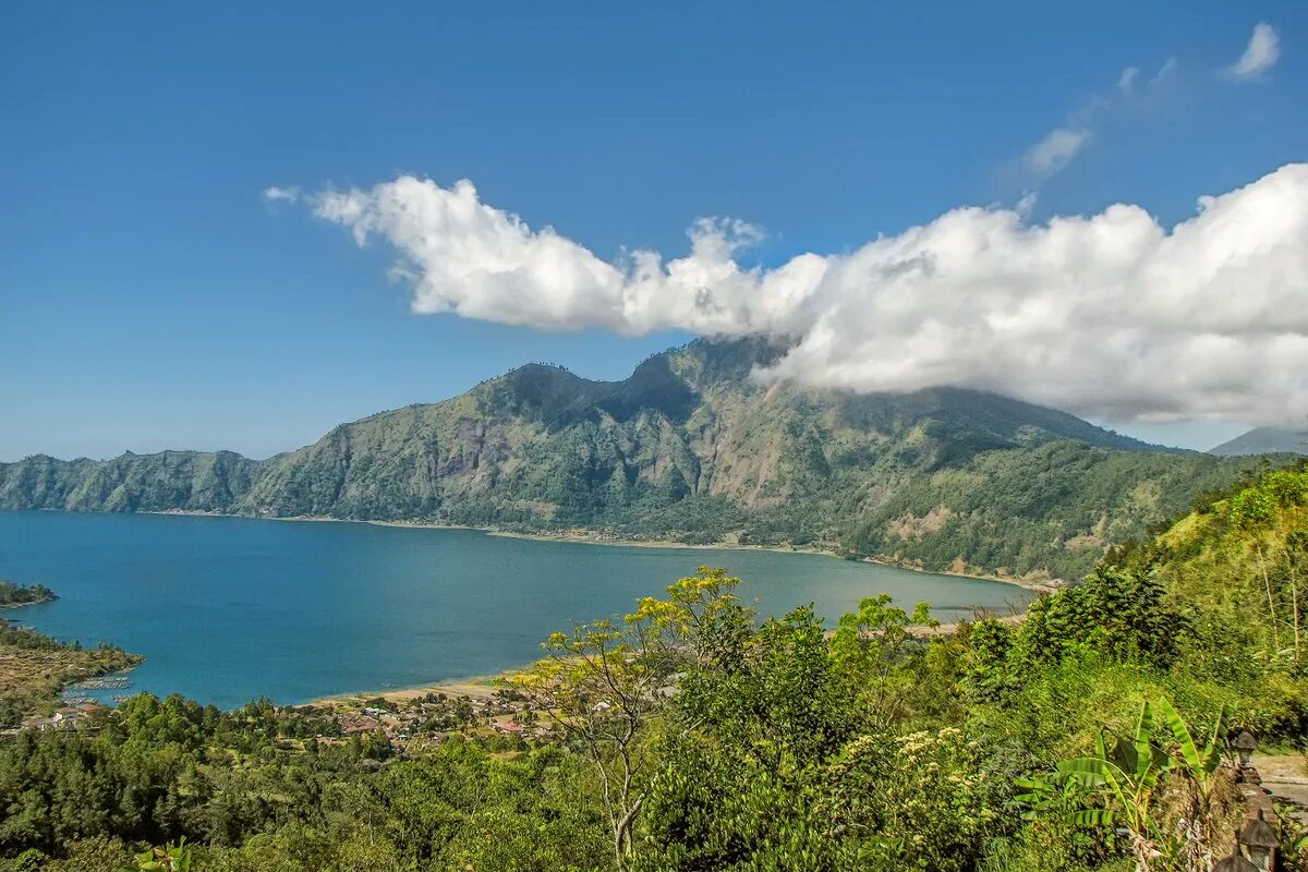 Батур бали. Вулкан Батур озеро. Кинтамани Бали. Озеро Батур Бали. Вулкан Кинтамани Бали.