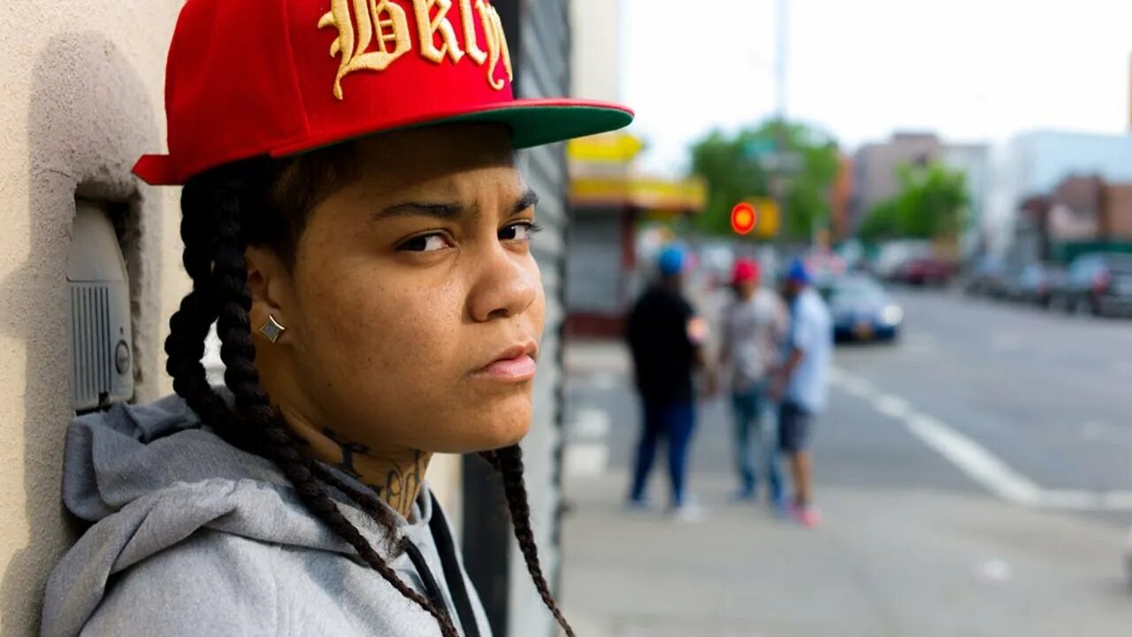 Включи янг. Young m.a в детстве. OOOUUU. Young ma девушка или парень. Young ma девушка.