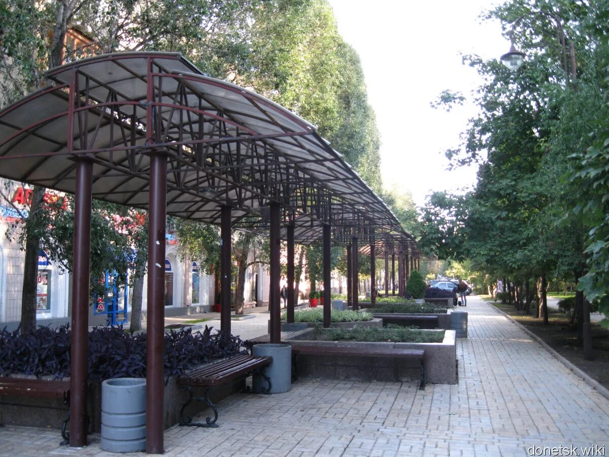 Бульвар пушкина амфитеатр. Бульвар пушкина донецк. Площадь пушкина донецк. Бульвар пушкина реки донбасса. Бульвар пушкина реки донбасса.