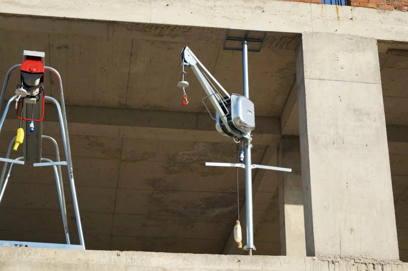 Мпу кран козловой 1 тонна. Поднять на высоту самому. Схема блока для поднятия груза. Кран козловой мобильный (мпу). Телескопический подъемник genie s-105.