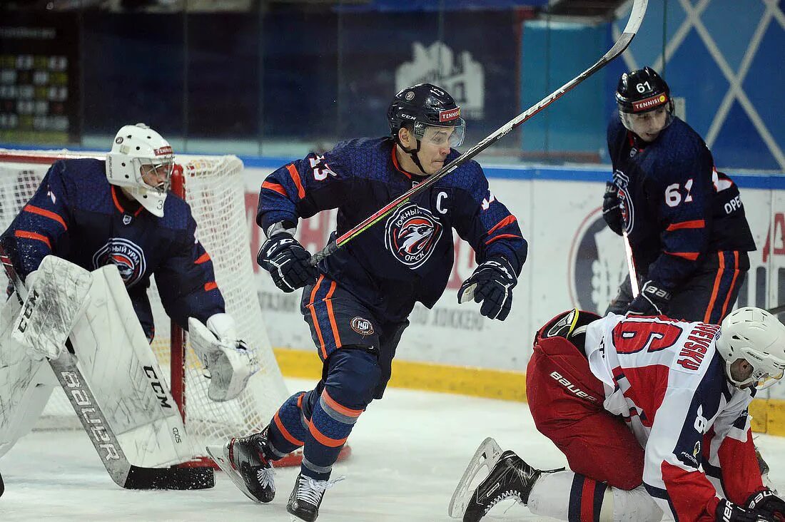 южный урал звезда москва прогноз. хк южный урал звезда 2022. южный урал звезда москва прогноз. звезда урала шельпяков. вхл звезда состав.