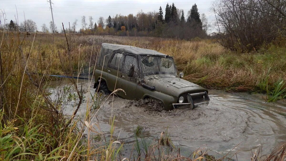 Бездорожье болото. Бездорожье болото. Chevrolet tahoe 2018 бездорожье. Нива для бездорожья. Бездорожье болото.