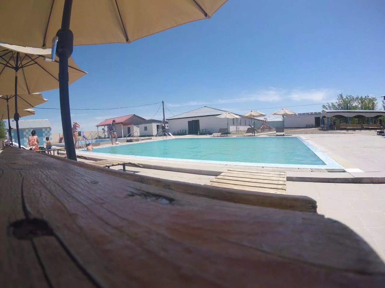 Отдых лепсы. Озеро балхаш бухта бертыс. Оз балхаш золотой пляж. Озеро балхаш торангалык. Отдых лепсы.