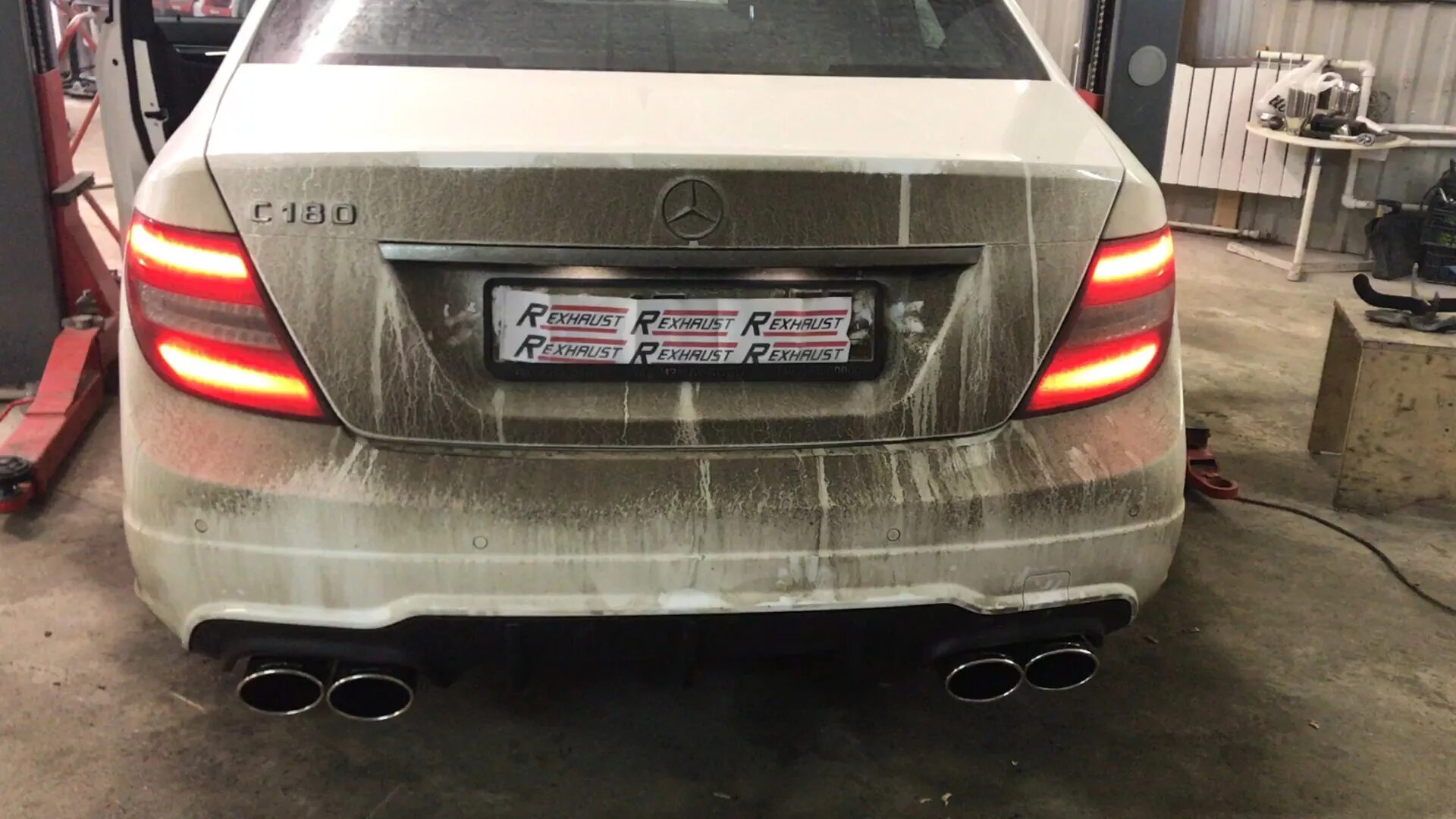 Выхлопная система amg 63. Выхлоп c63 amg. Выхлоп амг 63. Cl mercedes 1993 выхлоп. W212 exhaust.