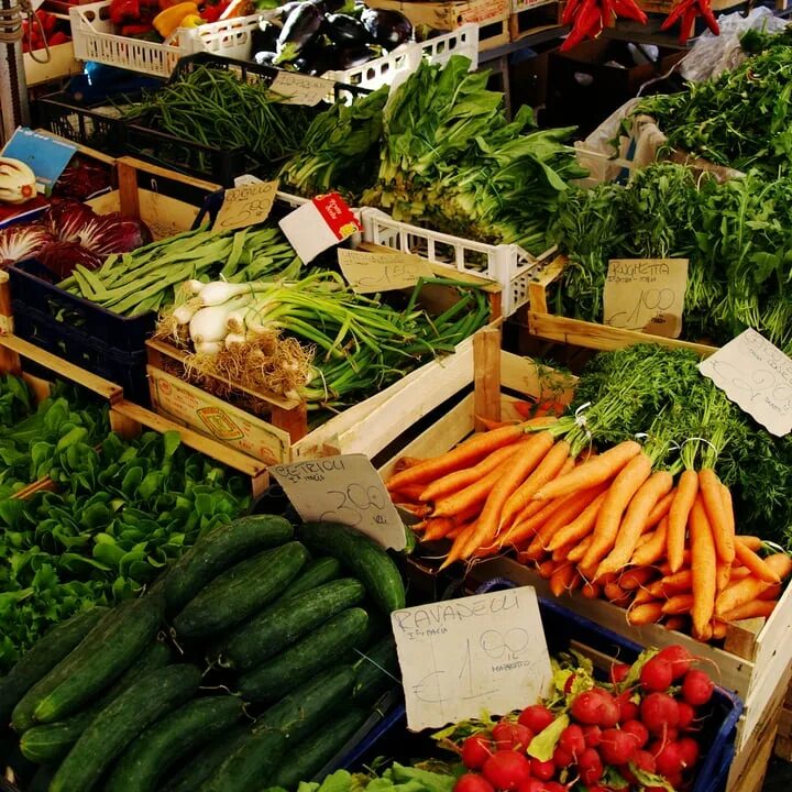 Овощной рынок. Овощи на базаре. Овощи на рынке. Рынок овощей и фруктов. Vegetables market