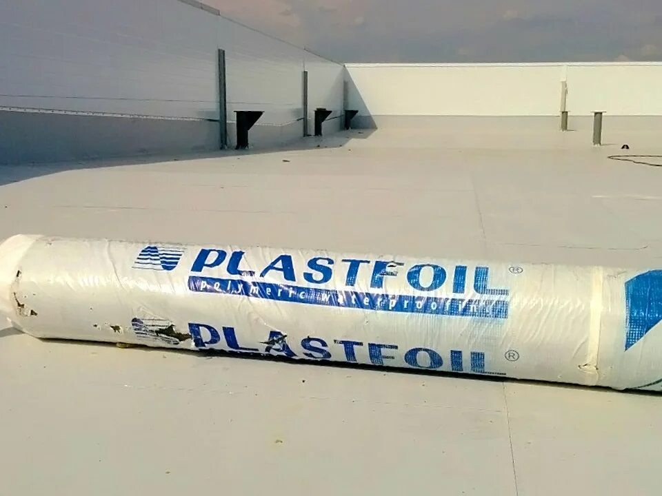 Пвх мембрана plastfoil. ПВХ мембрана PLASTFOIL Classic. Полимерная мембрана "Пластфоил". Гидроизоляция PLASTFOIL. Мембрана PLASTFOIL Eco.