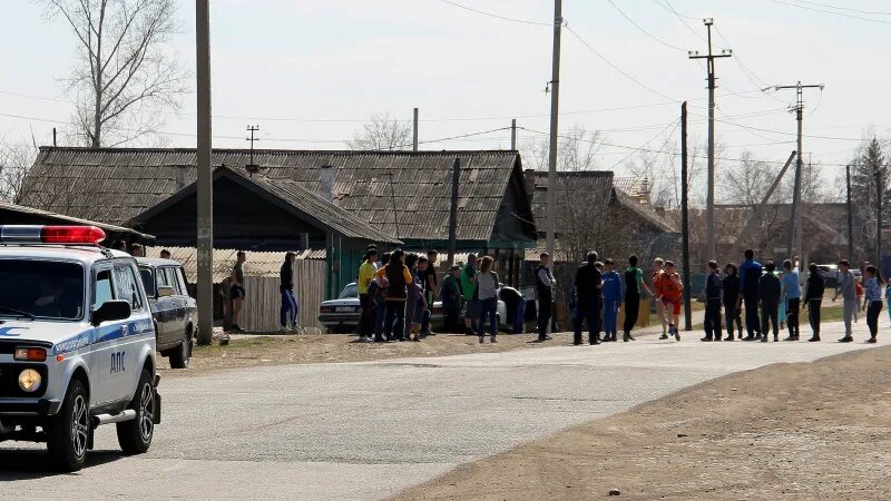 Лагерь Березка в Эхирит-Булагатском районе п. Усть-Ордынском. Парад Победы в Усть-Ордынском. Усть Ордынский старый поселок. Администрация Эхирит-Булагатского района фото. Погода в усть ише алтайского края