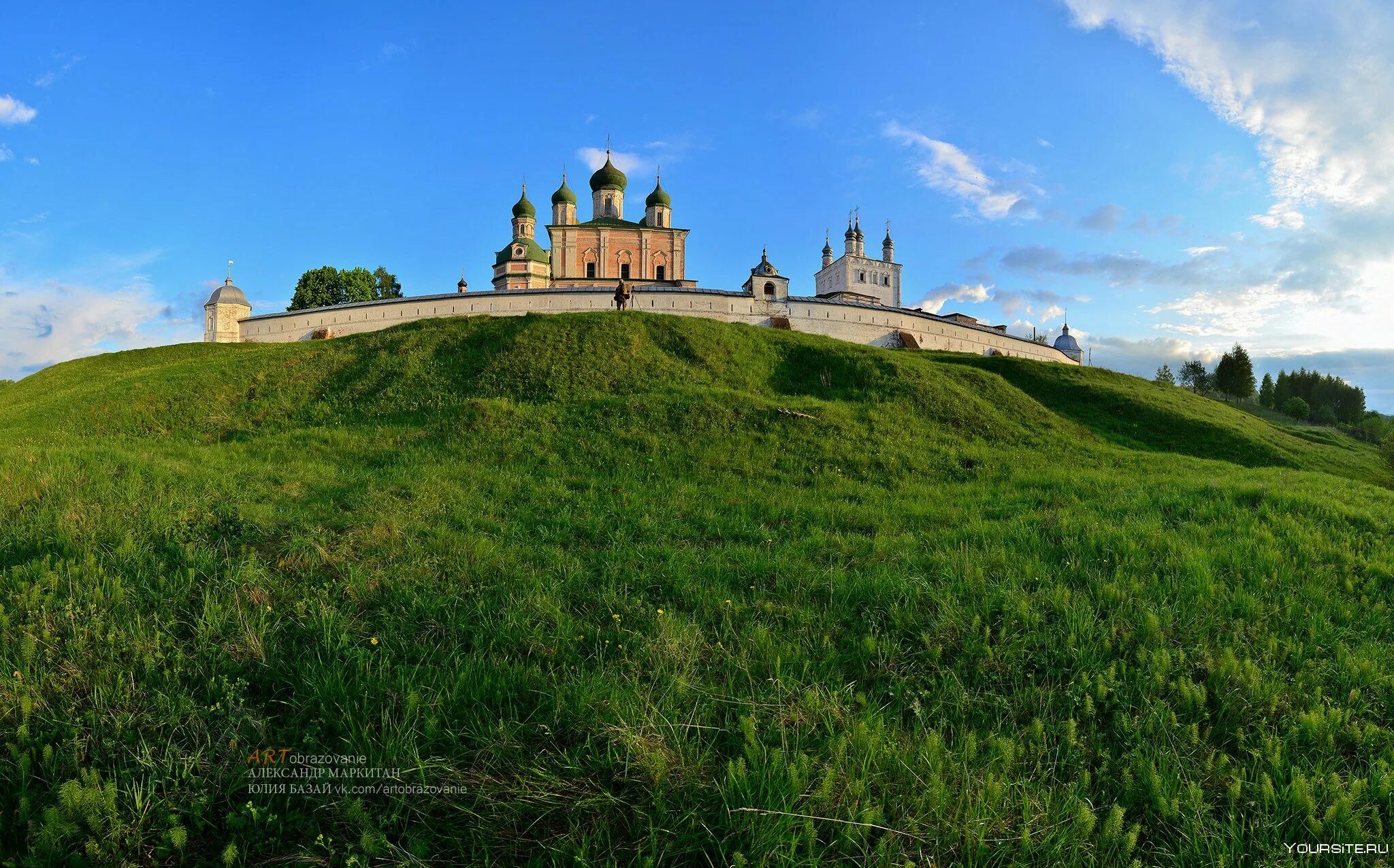 Переславль залесский холм. Горицкий монастырь в переславле-залесском. горицкий успенский монастырь. золотое кольцо переславль-залесский горицкий монастырь. успенский монастырь в переславле-залесском.