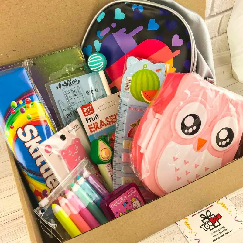 School box. Бокс с канцелярией. Бокс канцелярия для школы. Бокс с канцелярией для девочек. Подарочный бокс для школьника.