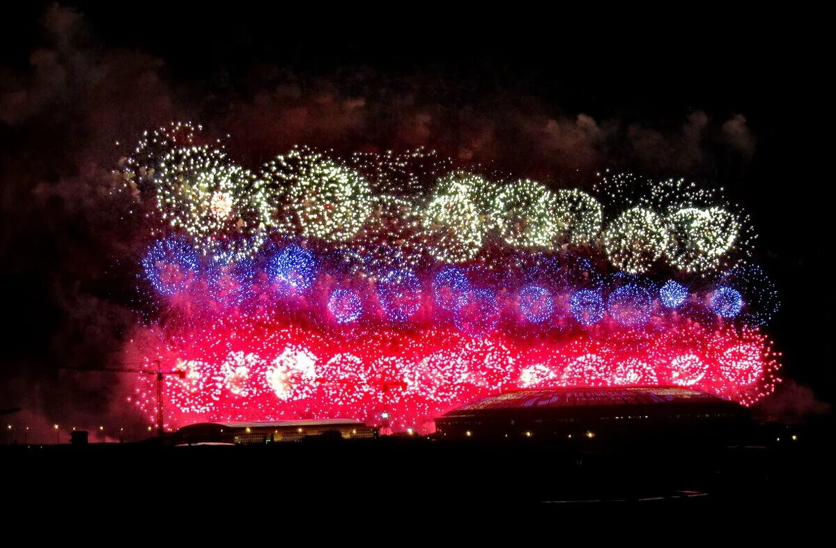 12 июня шаблоны на окна. Сабвуфер fbt ls 61a 69. Трафареты ко дню россии. 12 06 2024. 12 06 2024.