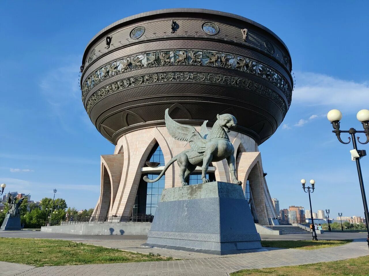 Достопримечательности казани мечеть кул шариф. Историко-архитектурный комплекс казанского кремля сообщение. Кул-шариф казань. Мечеть кул шариф зима. Аскарова казань.
