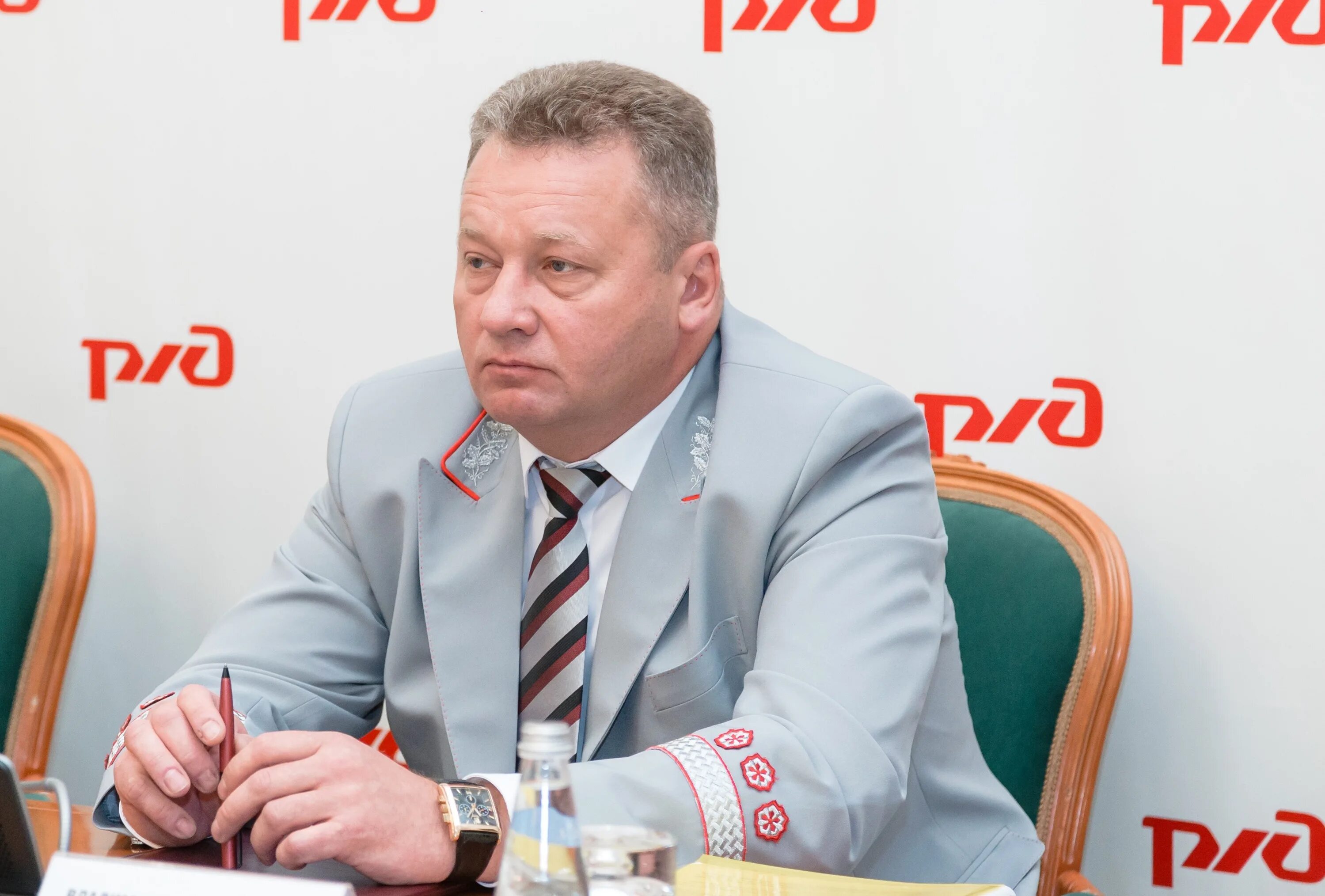 Владимиров вадим владимирович начальник восточно-сибирской железной. Фролов василий федорович. Начальник восточно-сибирской железной дороги владимиров. Начальник всжд. Начальник дороги всжд владимиров.