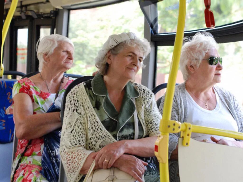 Пенсионеры льготники. Льготы пенсионерам старше 70 лет. Пенсионер 80 лет. 80 Лет льготы пенсионерам.