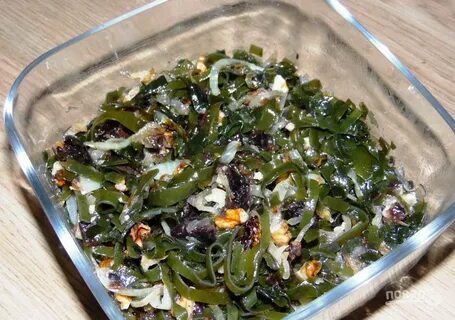 Салат из консервированной морской капусты с яйцом