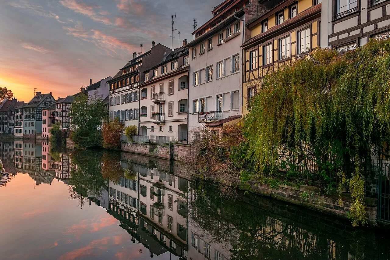 Strasbourg Франция. Гранд Иль Страсбург. Маленькая Франция Страсбург. Квартал маленькая Франция в Страсбурге. Страсбург фото